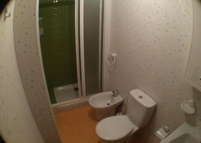 - 2 Bedrooms - 0137 شقة